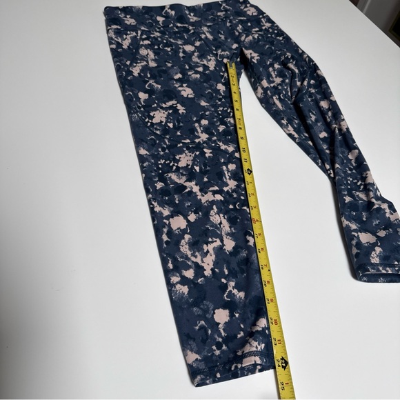 Sweaty Betty Kids Leggings in Navy and Pink Print - Picture 8 of 11